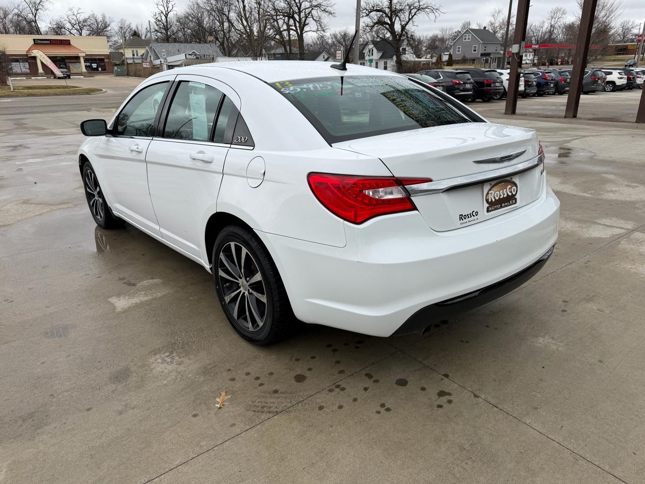 Chrysler 200 4dr Sdn Limited 2013