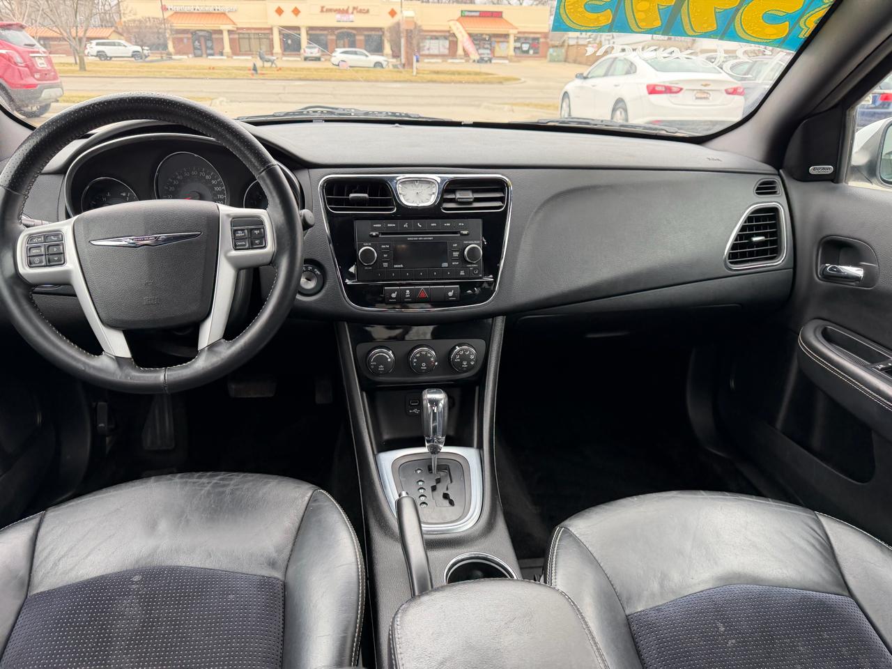 Chrysler 200 4dr Sdn Limited 2013