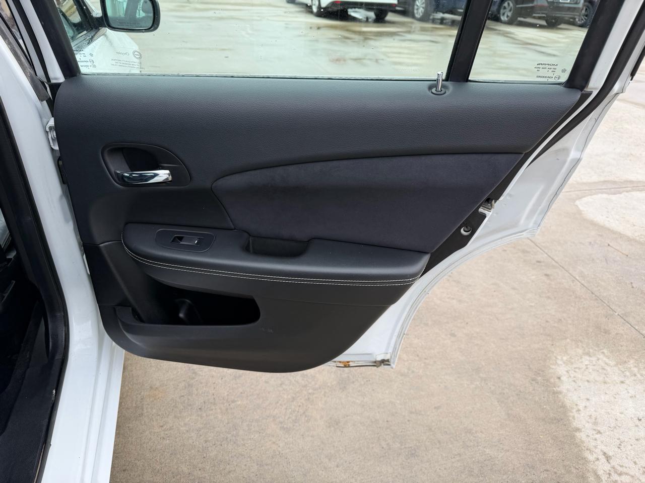 Chrysler 200 4dr Sdn Limited 2013