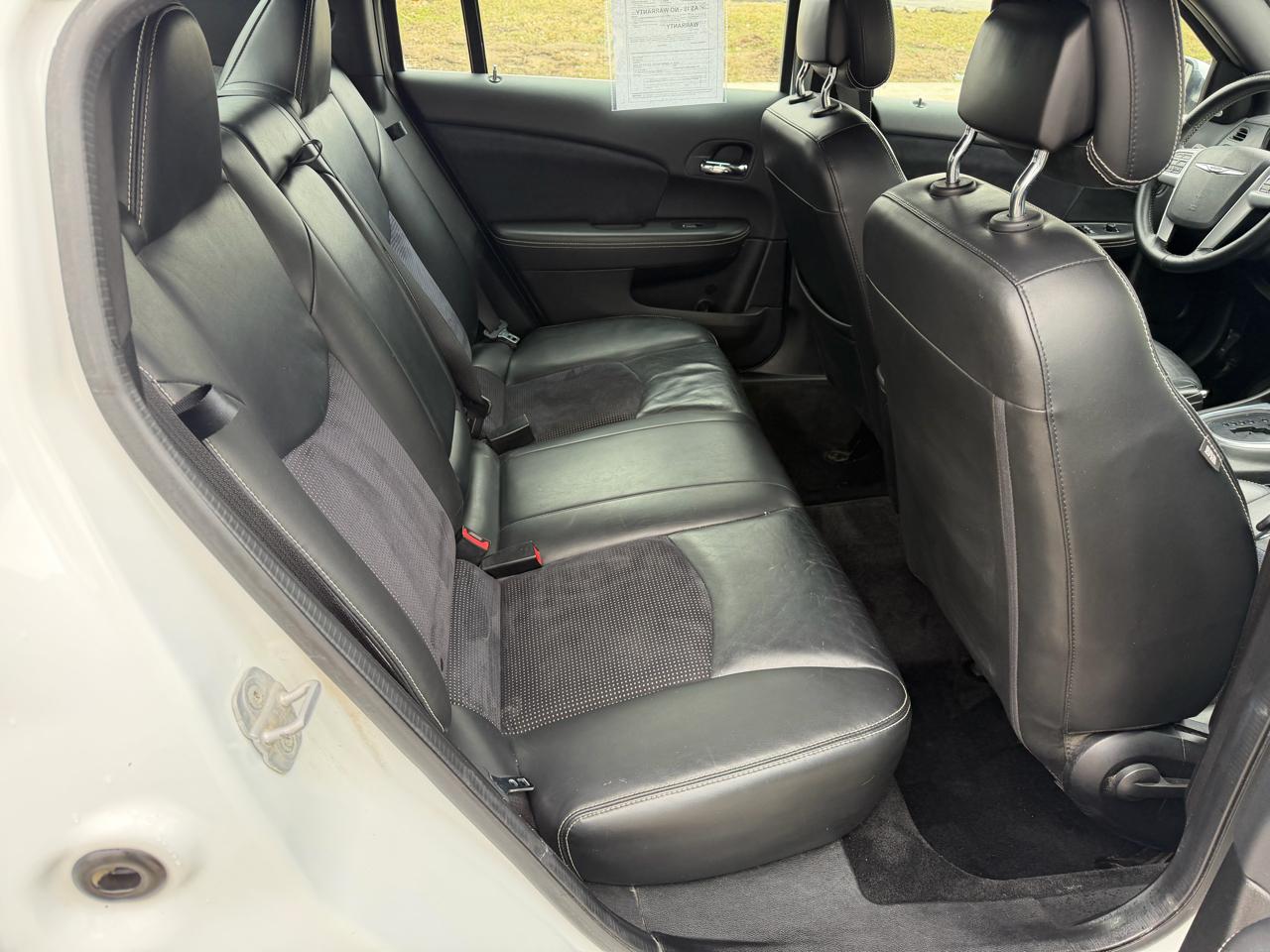 Chrysler 200 4dr Sdn Limited 2013