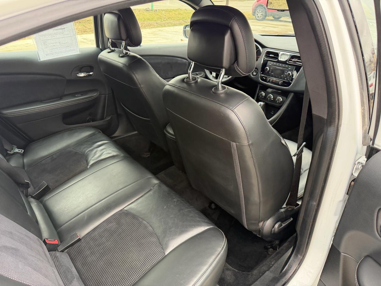 Chrysler 200 4dr Sdn Limited 2013