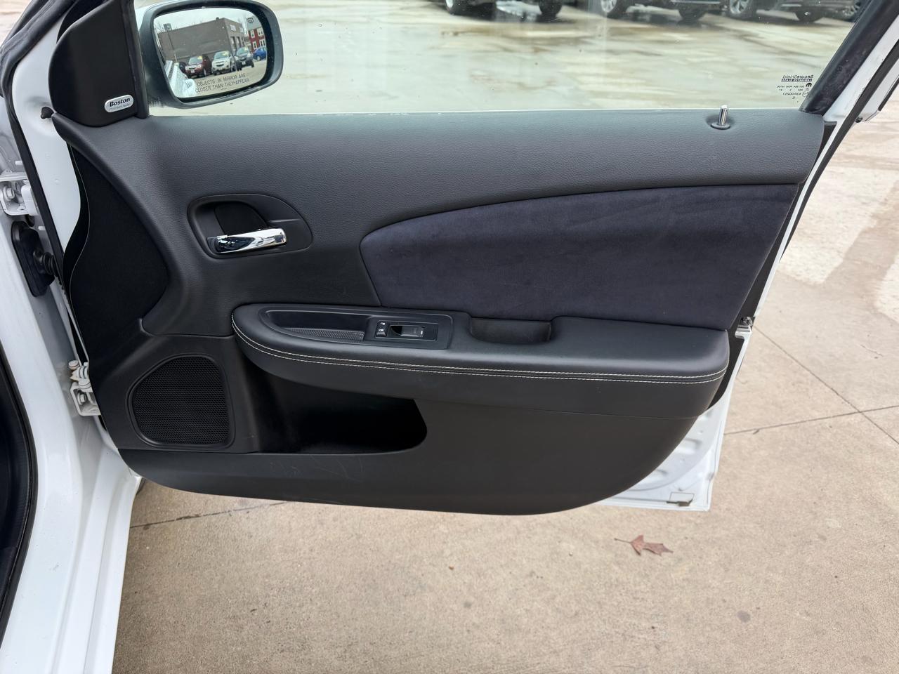 Chrysler 200 4dr Sdn Limited 2013