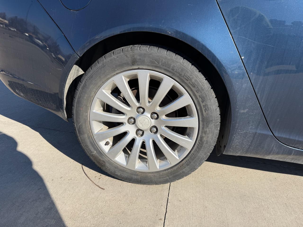 Buick Regal CXL 4D Sedan 2011