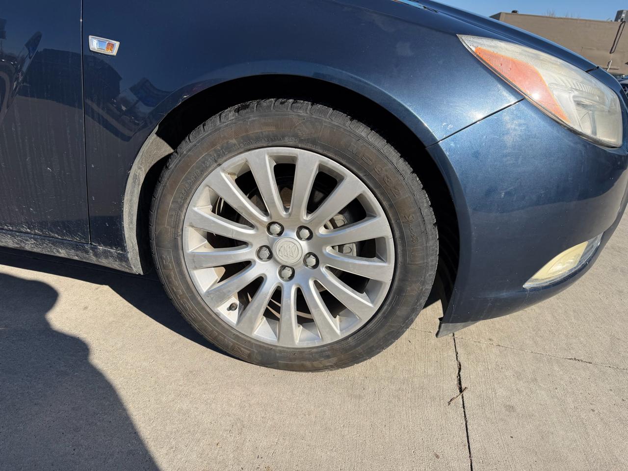 Buick Regal CXL 4D Sedan 2011