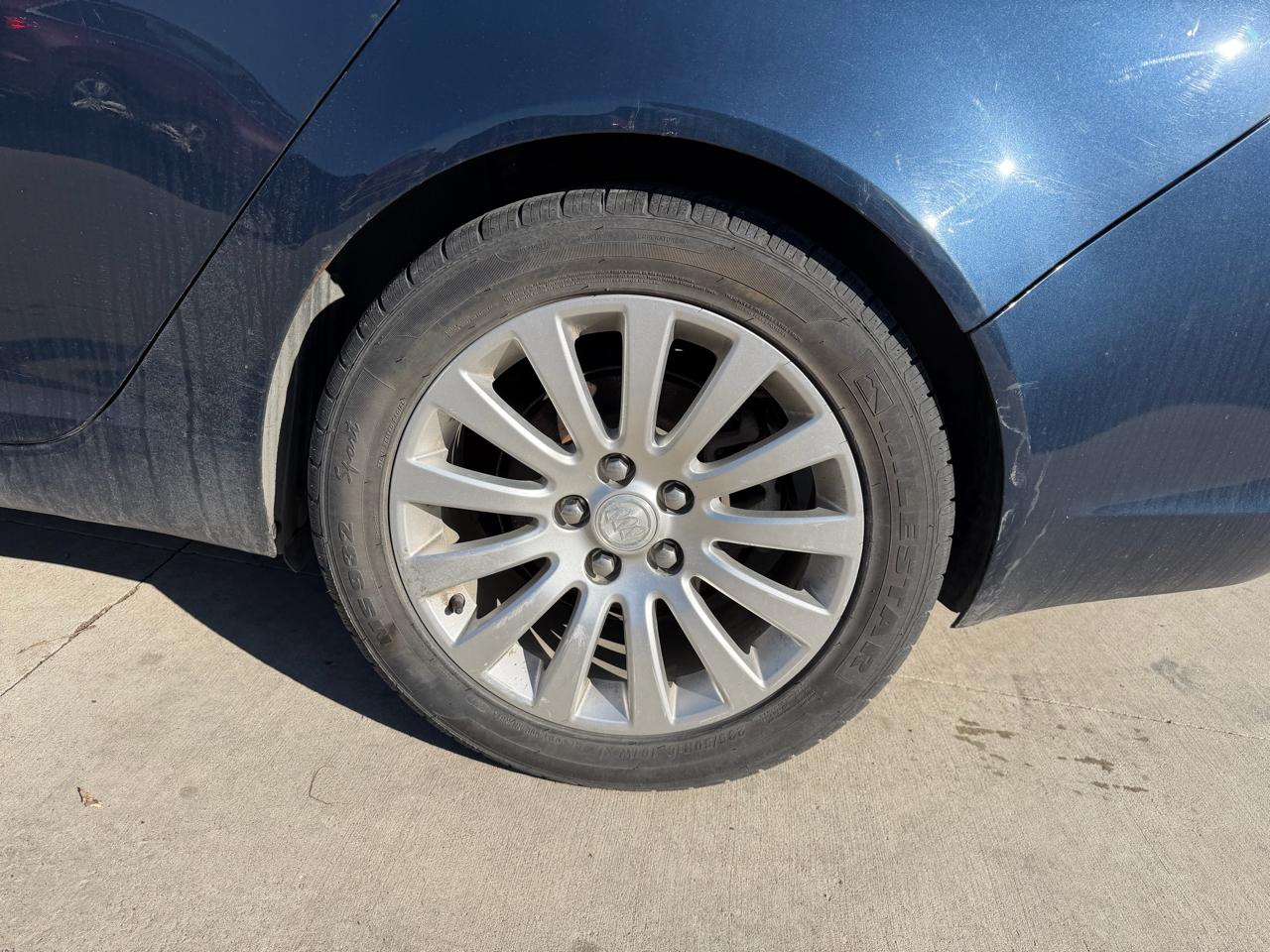 Buick Regal CXL 4D Sedan 2011