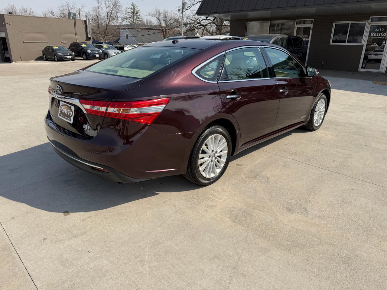 Toyota Avalon Hybrid 4dr Sdn XLE Premium (Natl) 2014