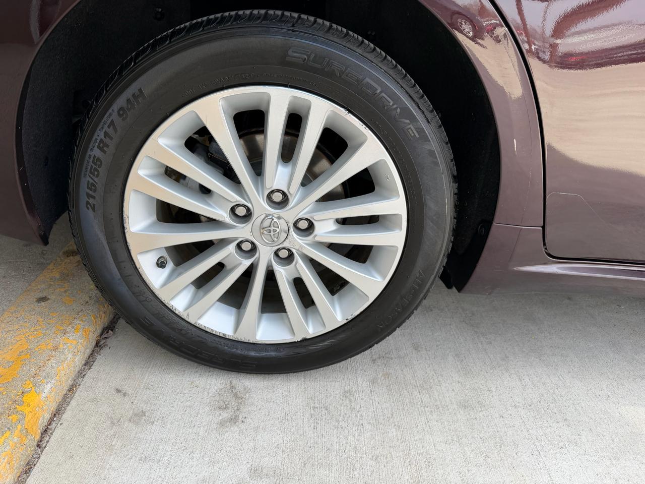 Toyota Avalon Hybrid 4dr Sdn XLE Premium (Natl) 2014