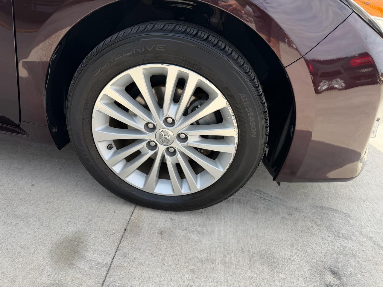 Toyota Avalon Hybrid 4dr Sdn XLE Premium (Natl) 2014