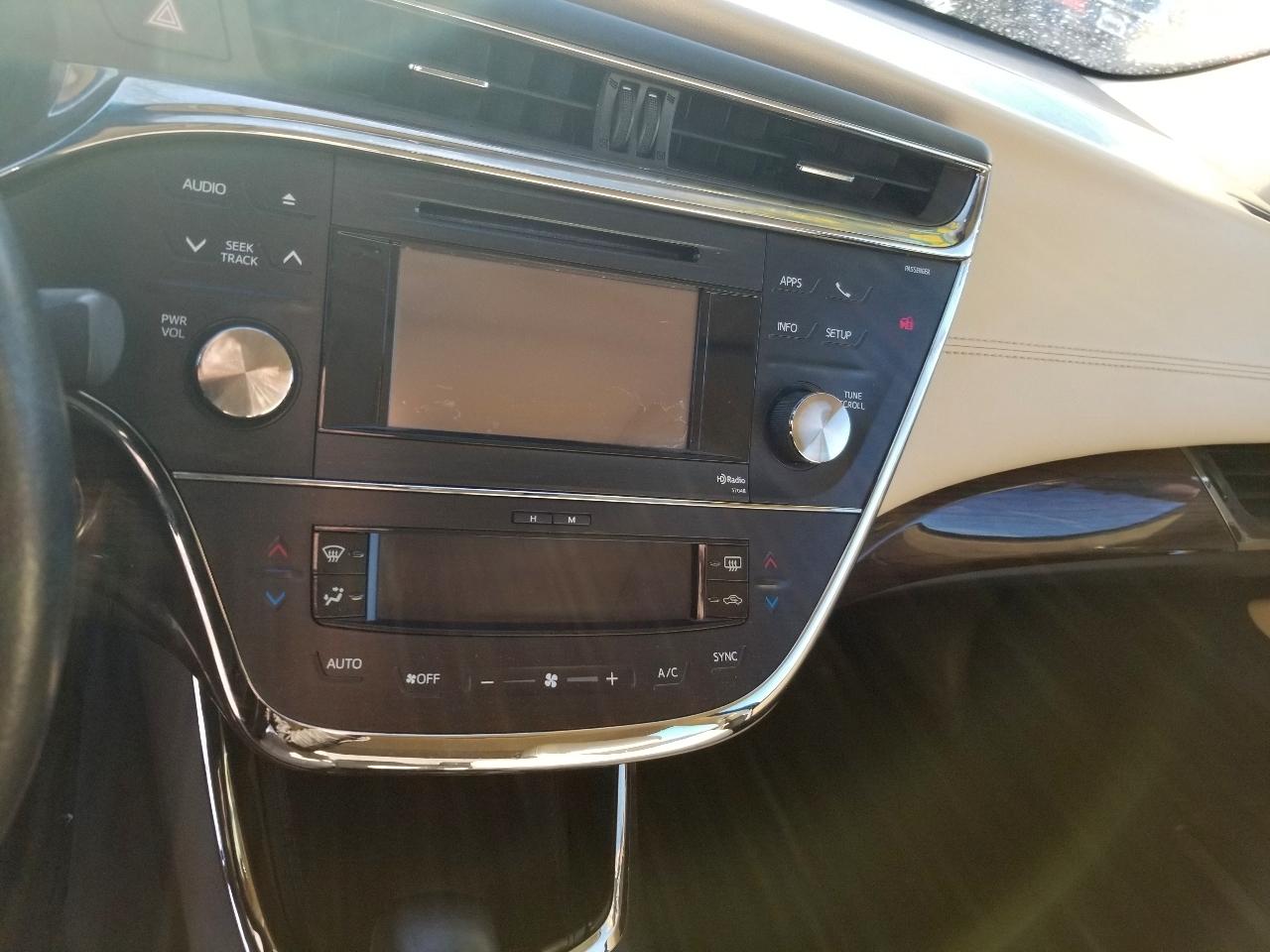 Toyota Avalon Hybrid 4dr Sdn XLE Premium (Natl) 2014