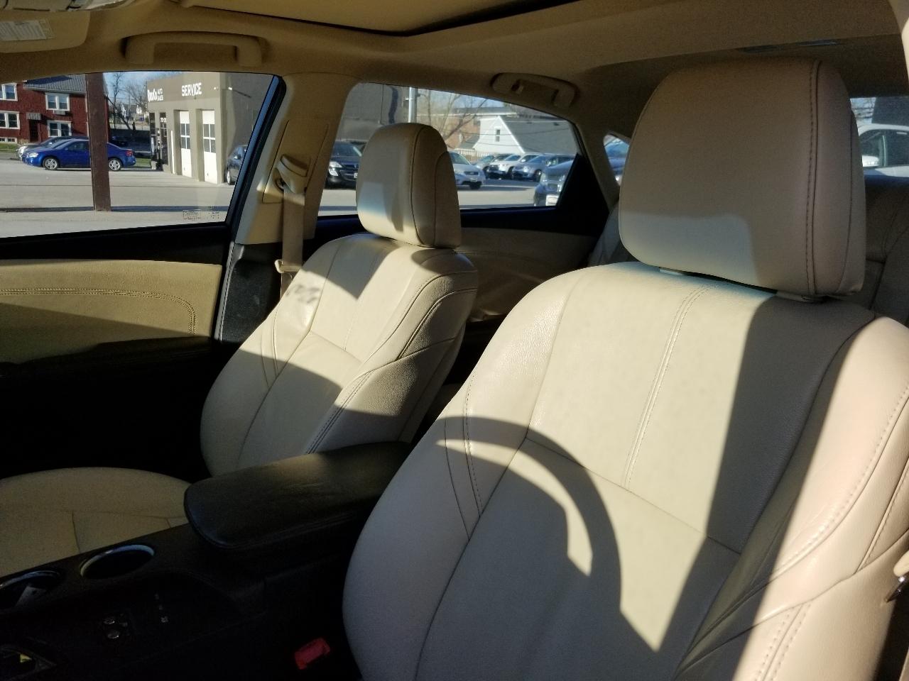 Toyota Avalon Hybrid 4dr Sdn XLE Premium (Natl) 2014