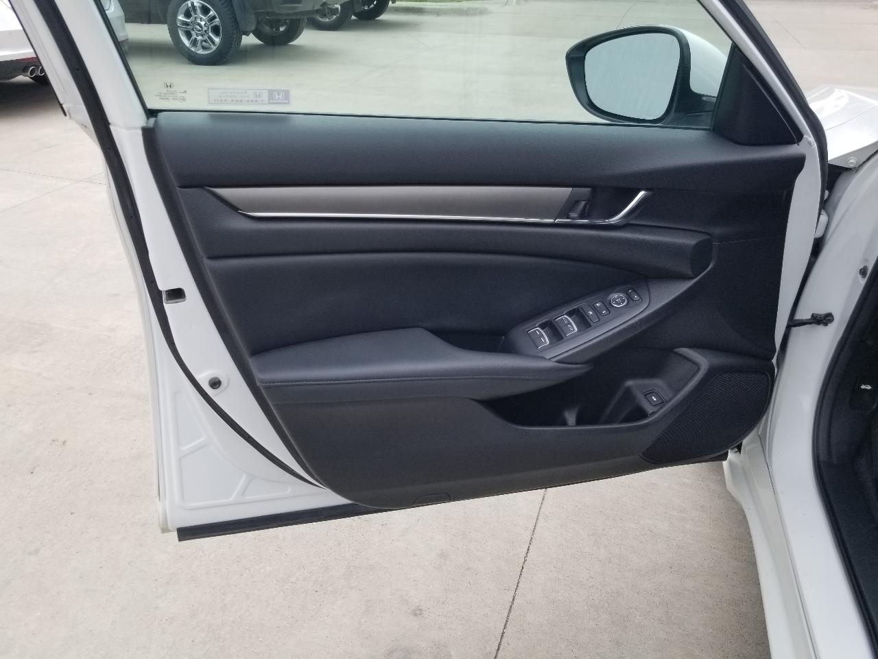 Honda Accord Sedan LX 1.5T CVT 2022