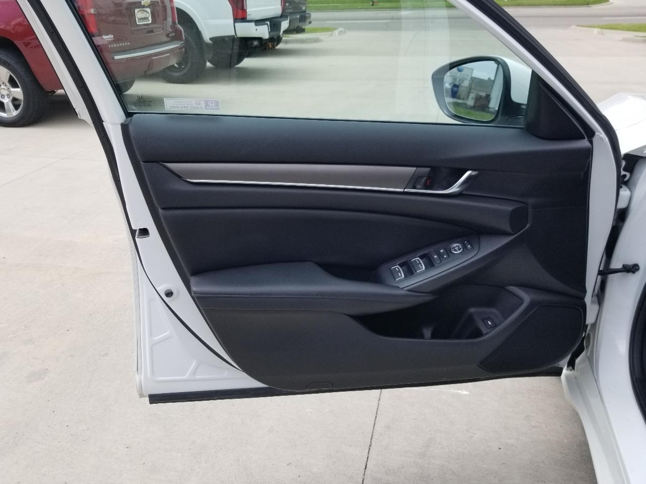Honda Accord Sedan LX 1.5T CVT 2022