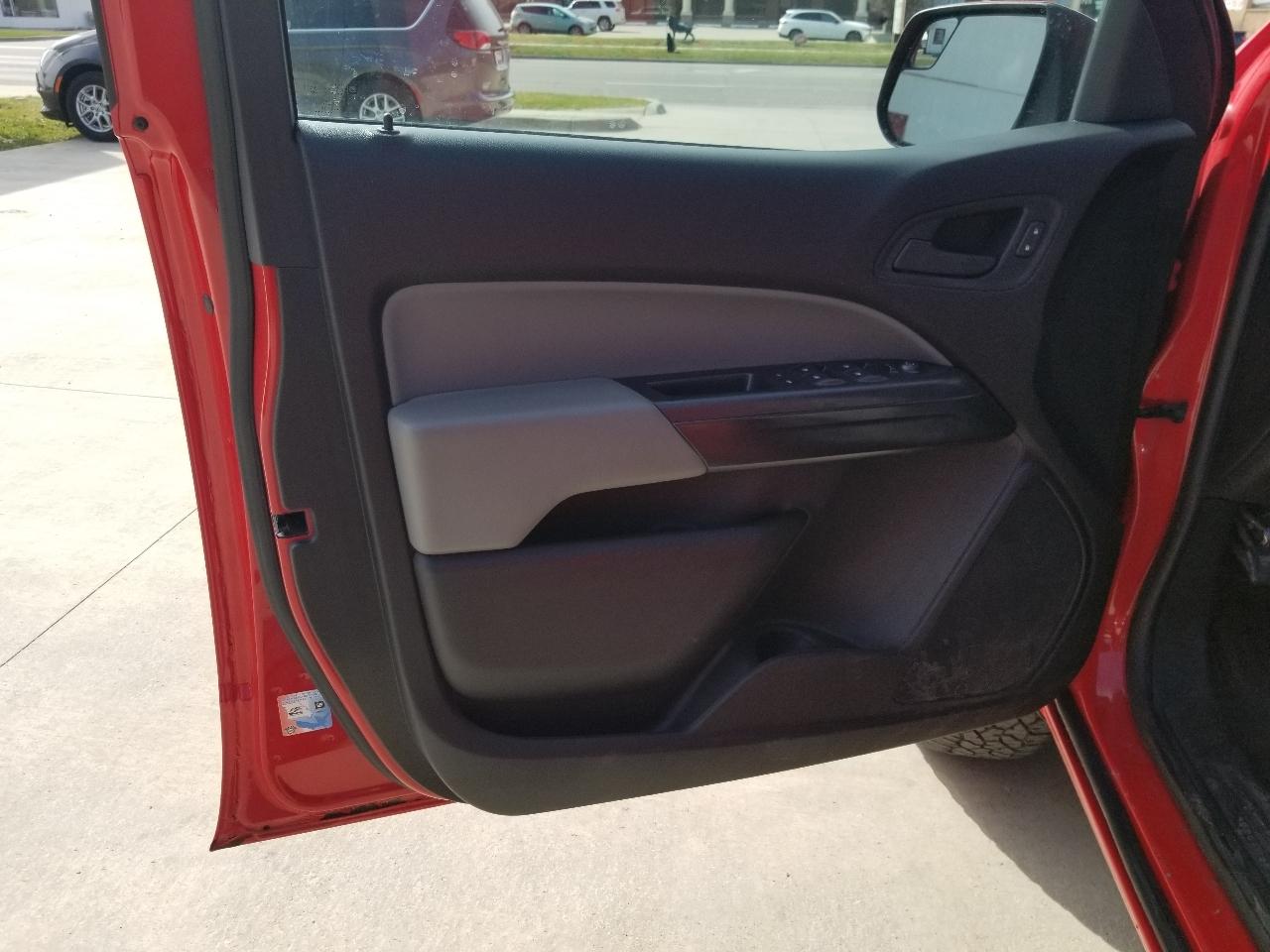 Chevrolet Colorado 4WD Crew Cab 140.5" Work Truck 2018