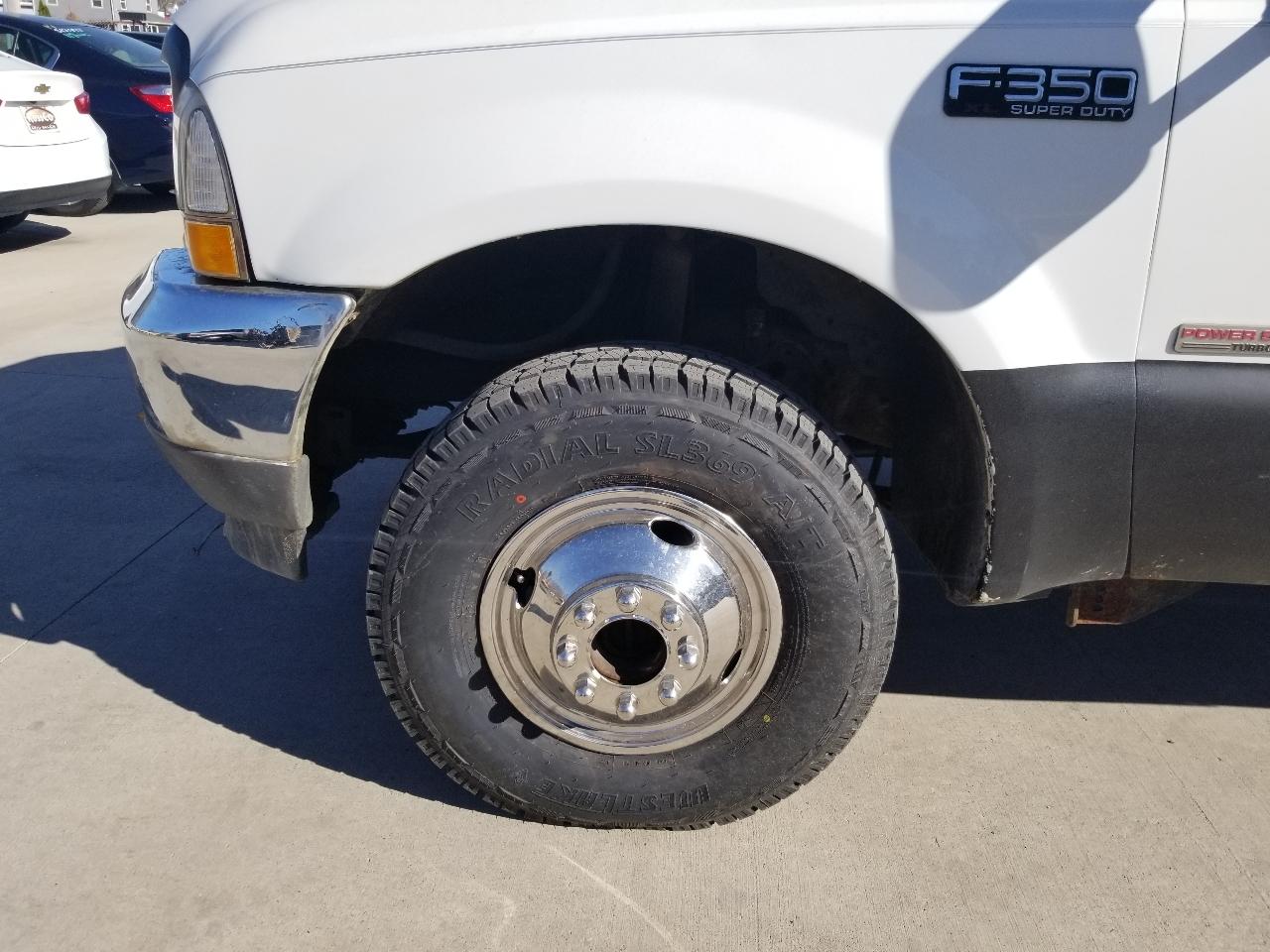 Ford Super Duty F-350 DRW Crew Cab 176" WB XL 2004