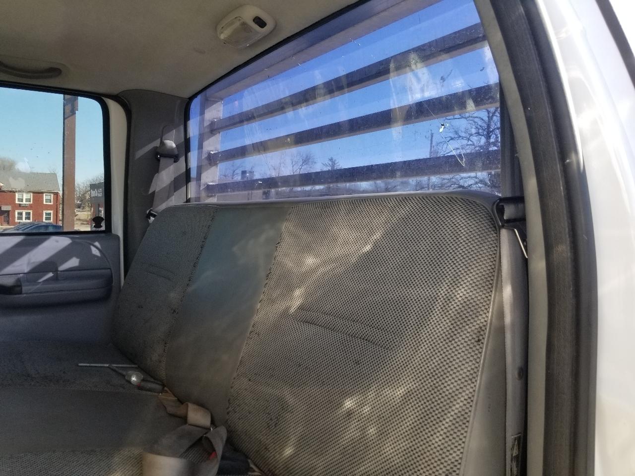 Ford Super Duty F-350 DRW Crew Cab 176" WB XL 2004