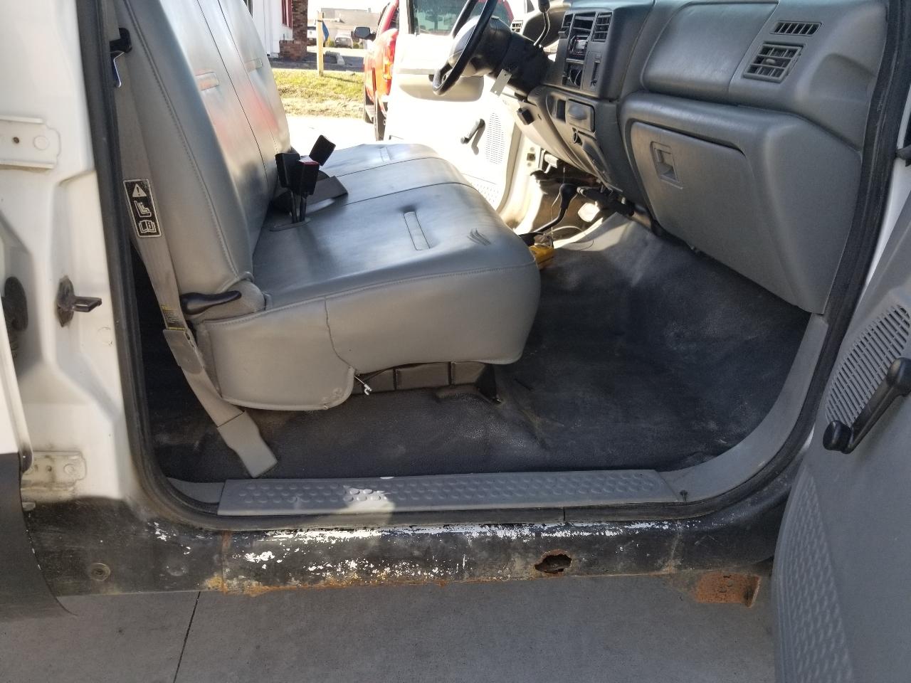 Ford Super Duty F-350 DRW Crew Cab 176" WB XL 2004