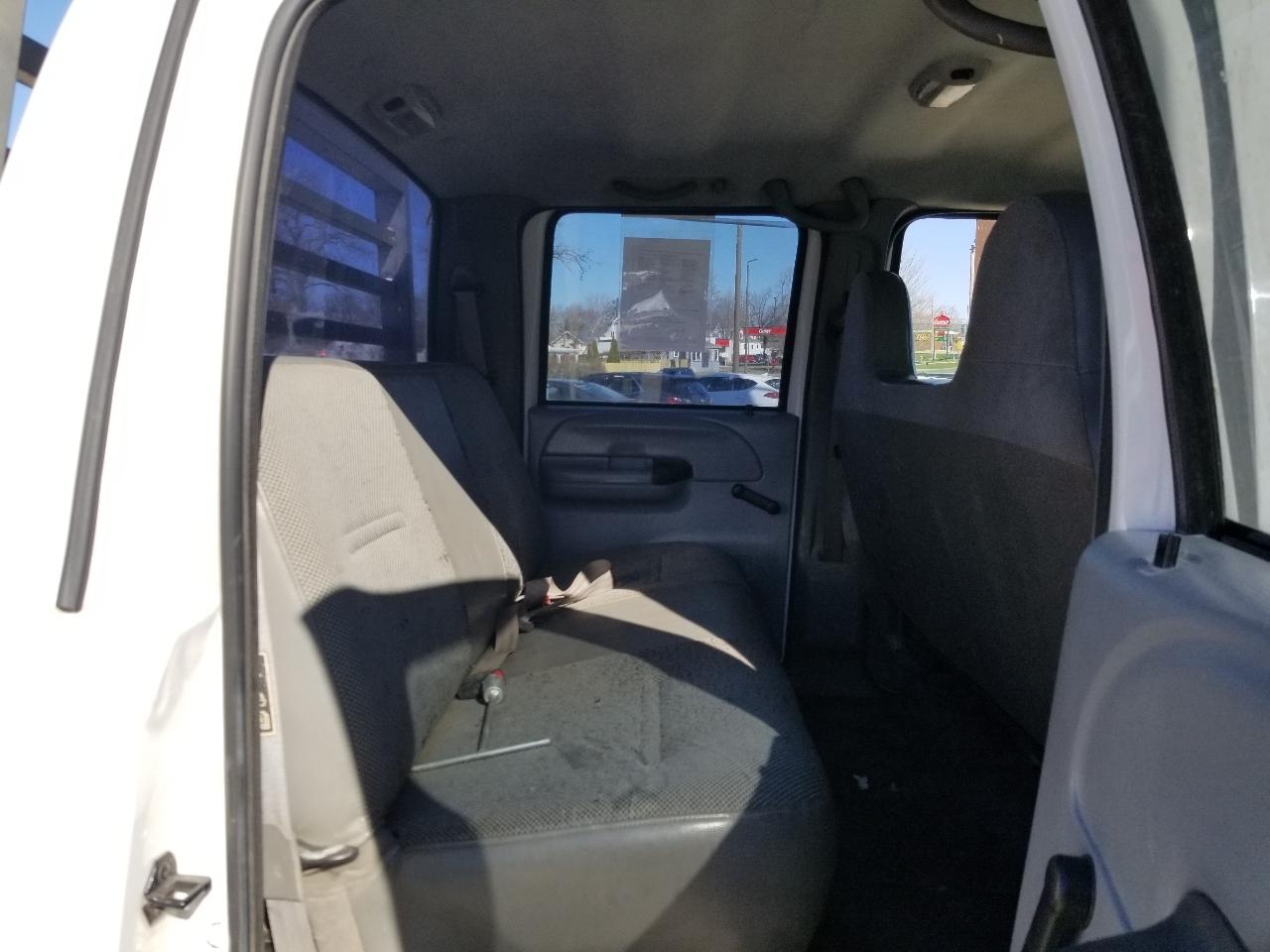 Ford Super Duty F-350 DRW Crew Cab 176" WB XL 2004