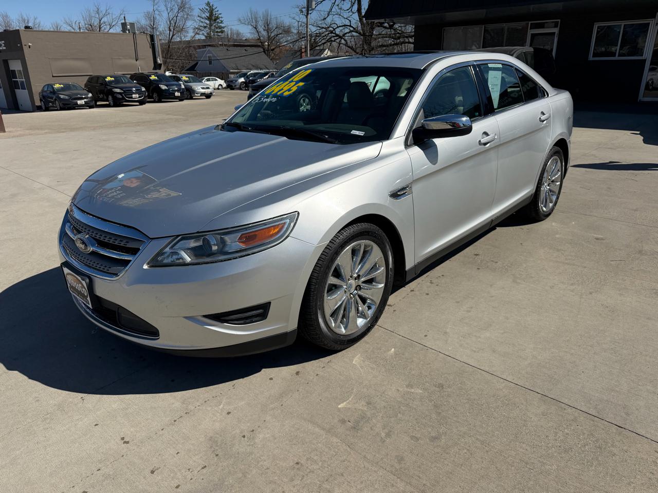 Ford Taurus 4dr Sdn Limited FWD 2010