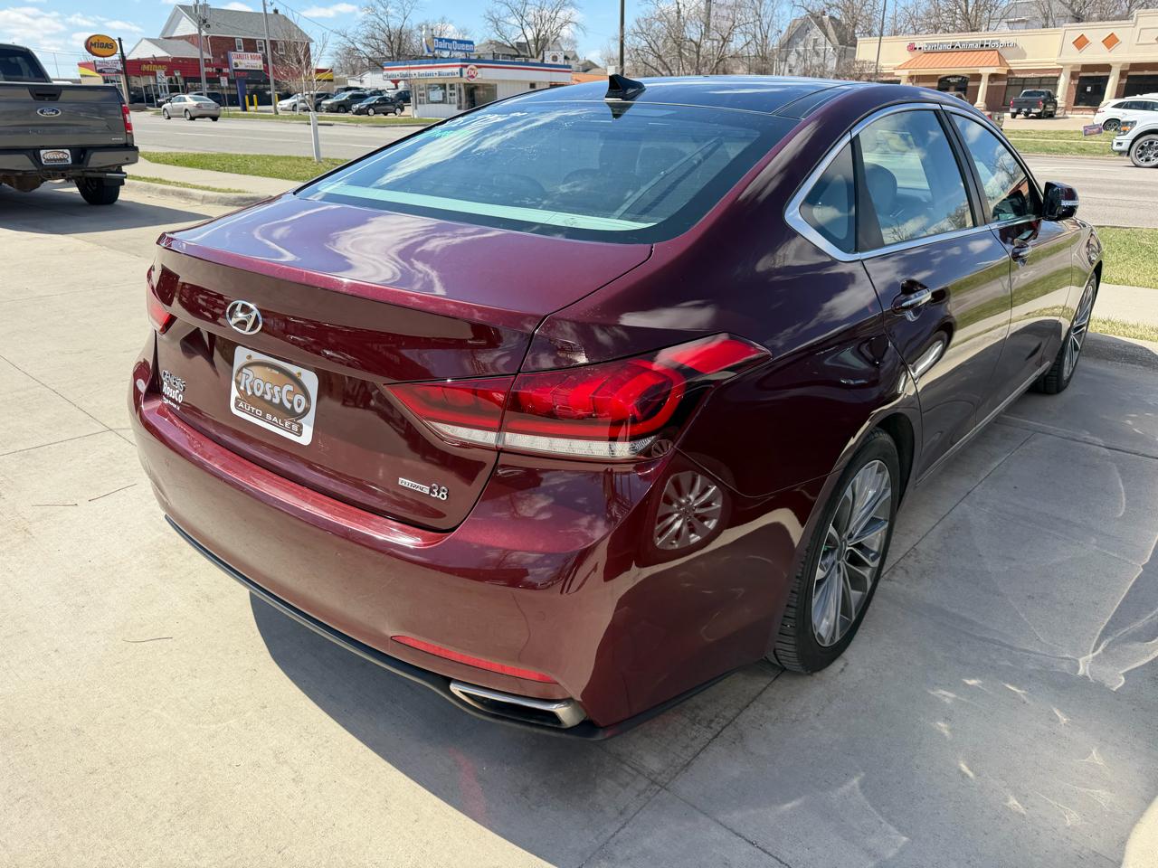 Hyundai Genesis 4dr Sdn V6 3.8L AWD 2015