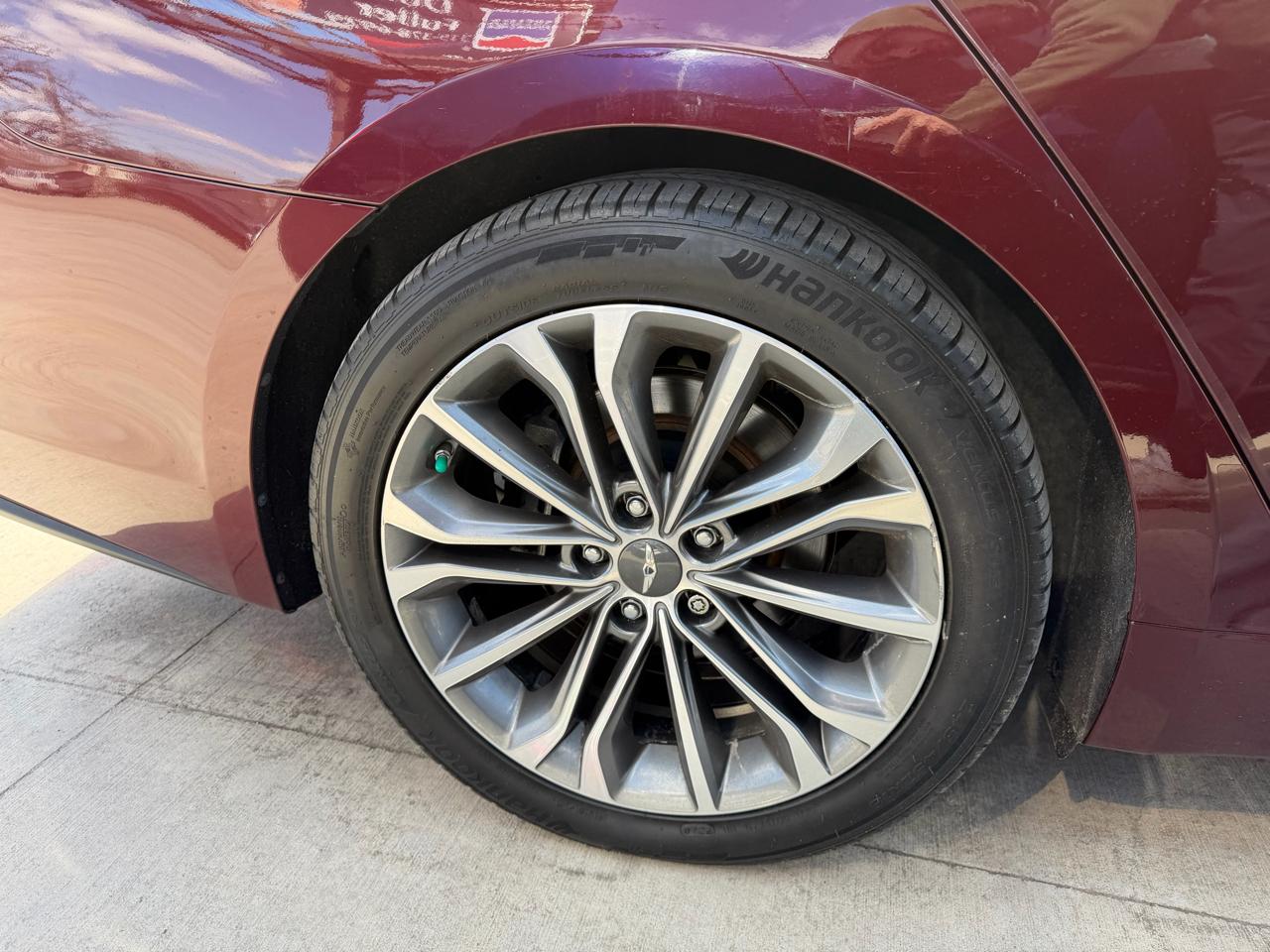 Hyundai Genesis 4dr Sdn V6 3.8L AWD 2015