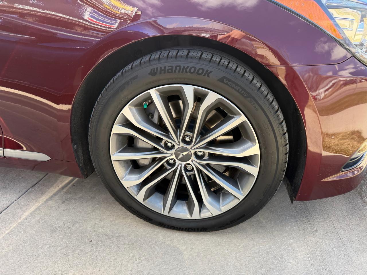 Hyundai Genesis 4dr Sdn V6 3.8L AWD 2015