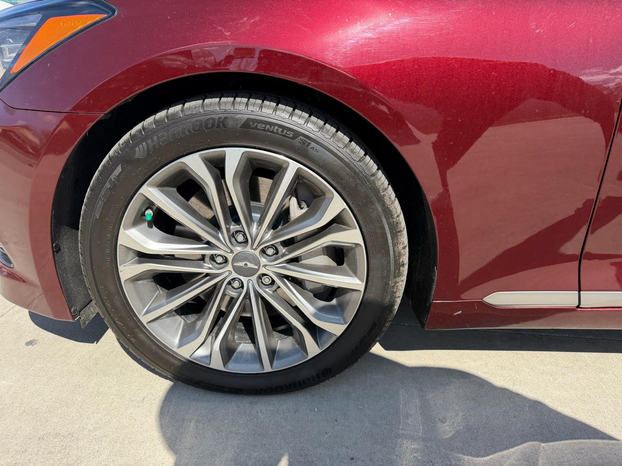 Hyundai Genesis 4dr Sdn V6 3.8L AWD 2015