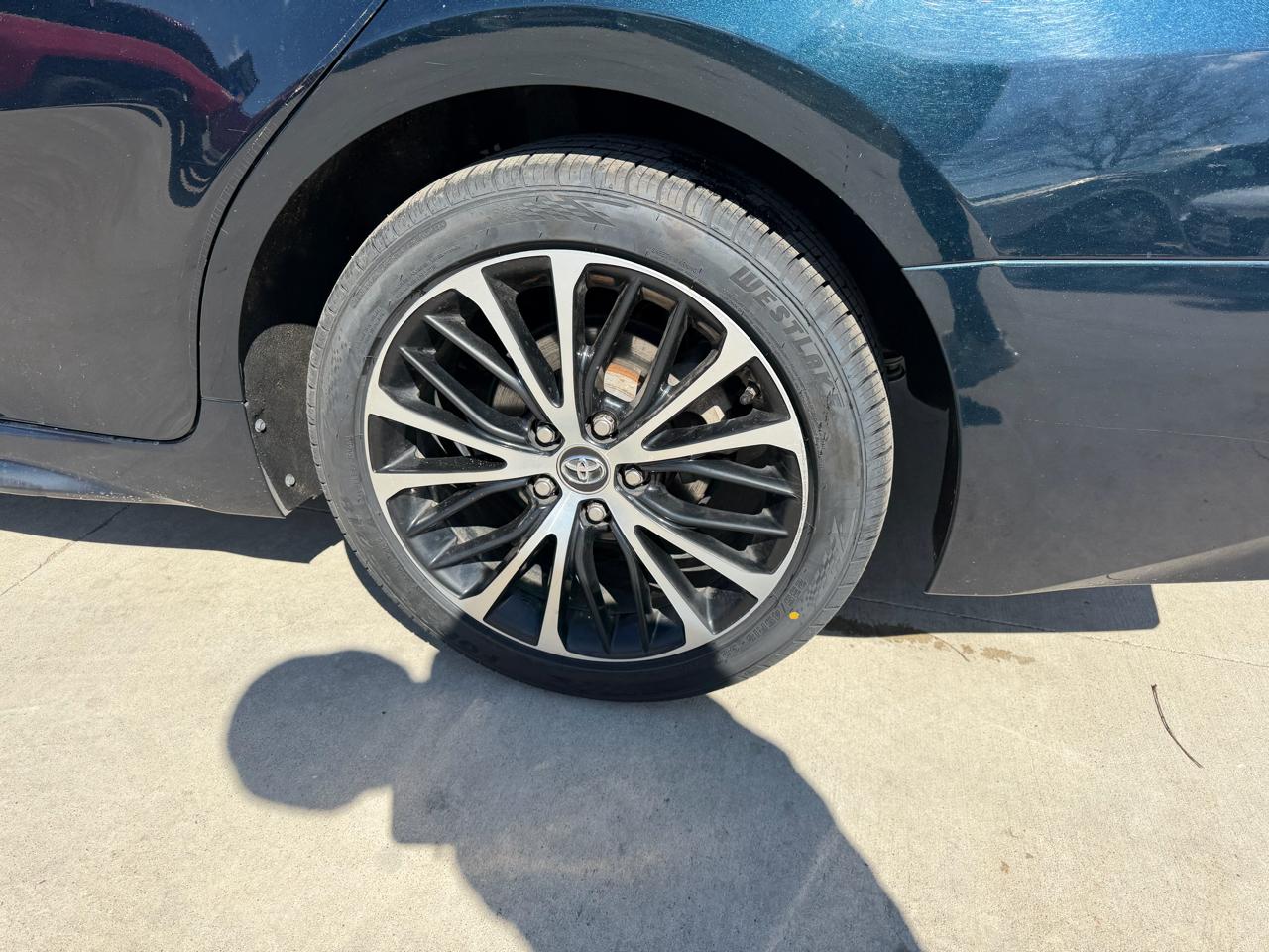 Toyota Camry SE 2019