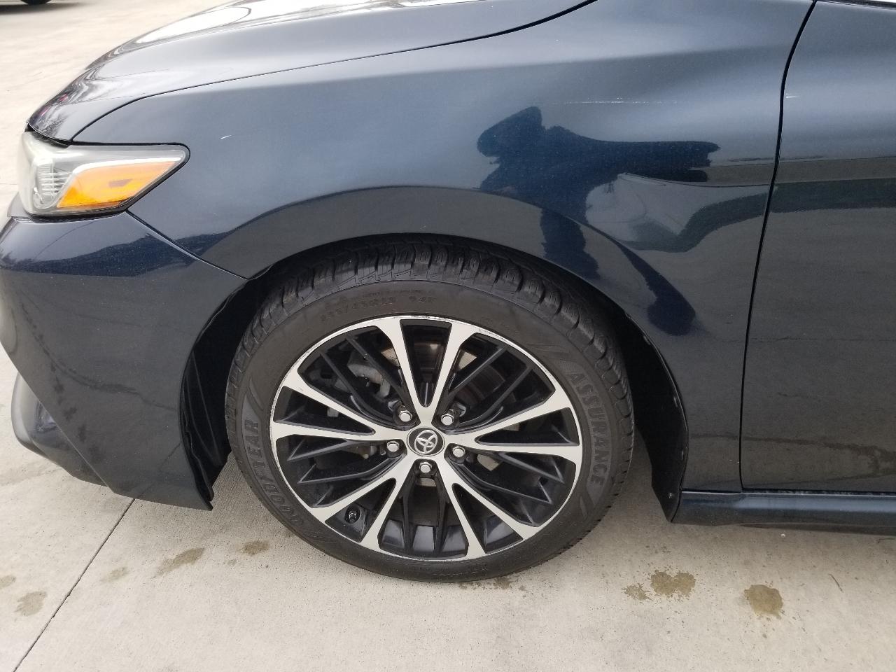 Toyota Camry SE 2019