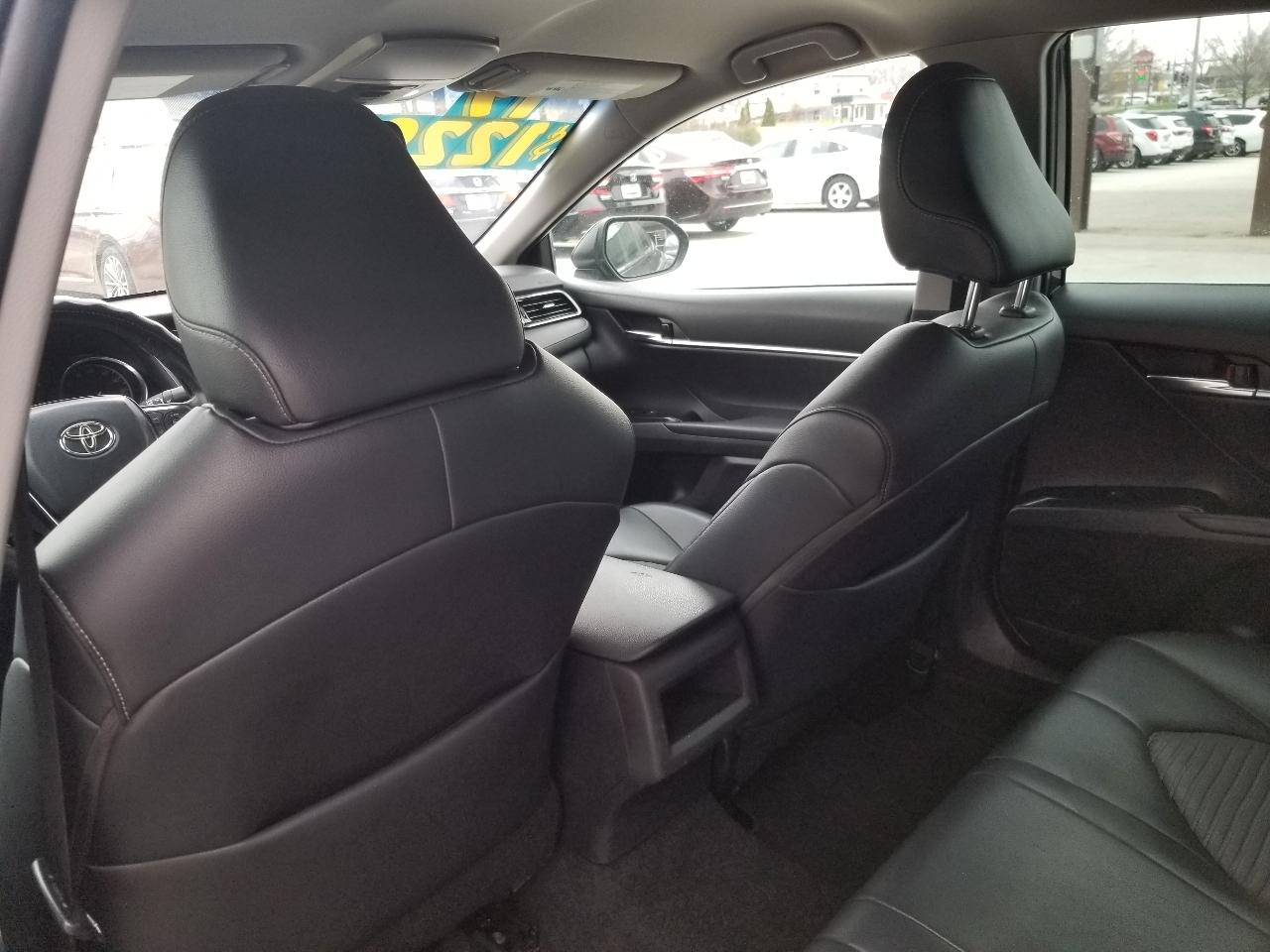 Toyota Camry SE 2019