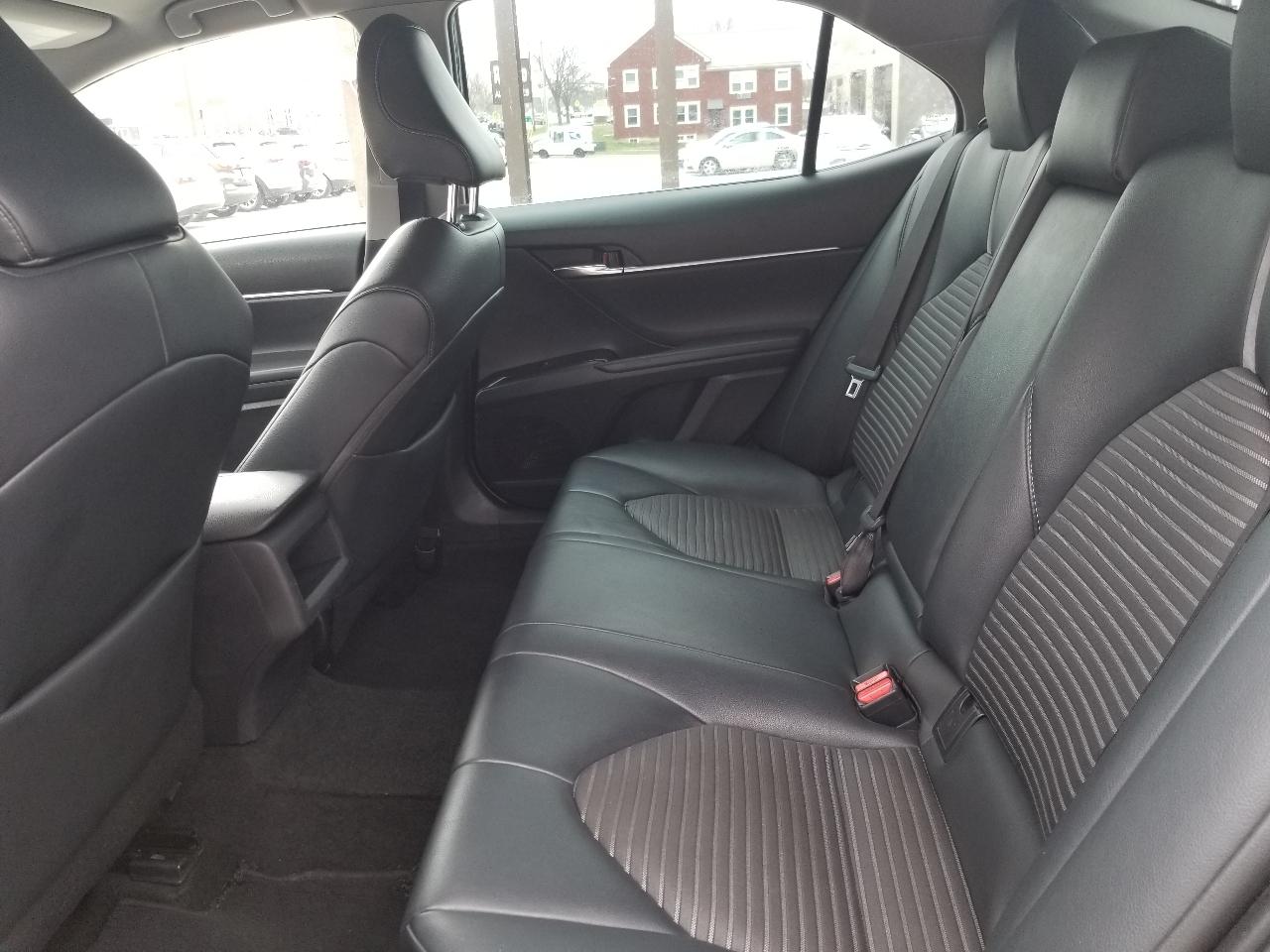 Toyota Camry SE 2019