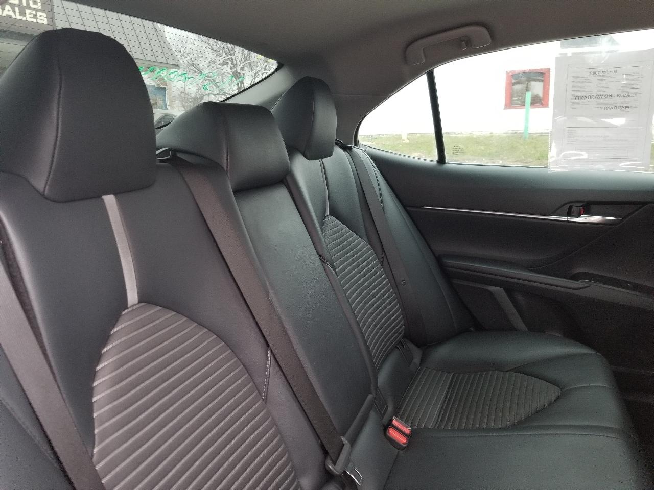 Toyota Camry SE 2019