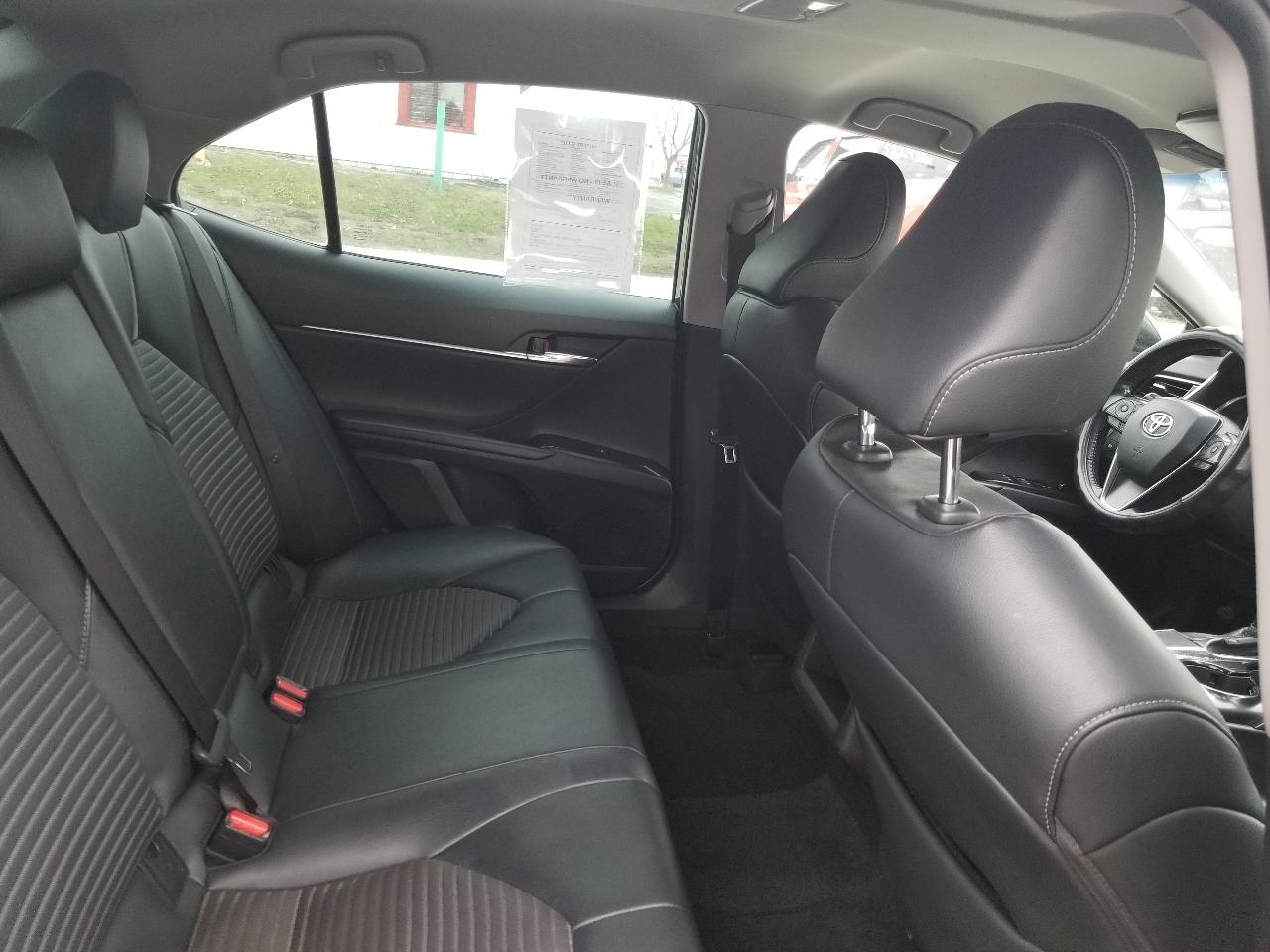 Toyota Camry SE 2019