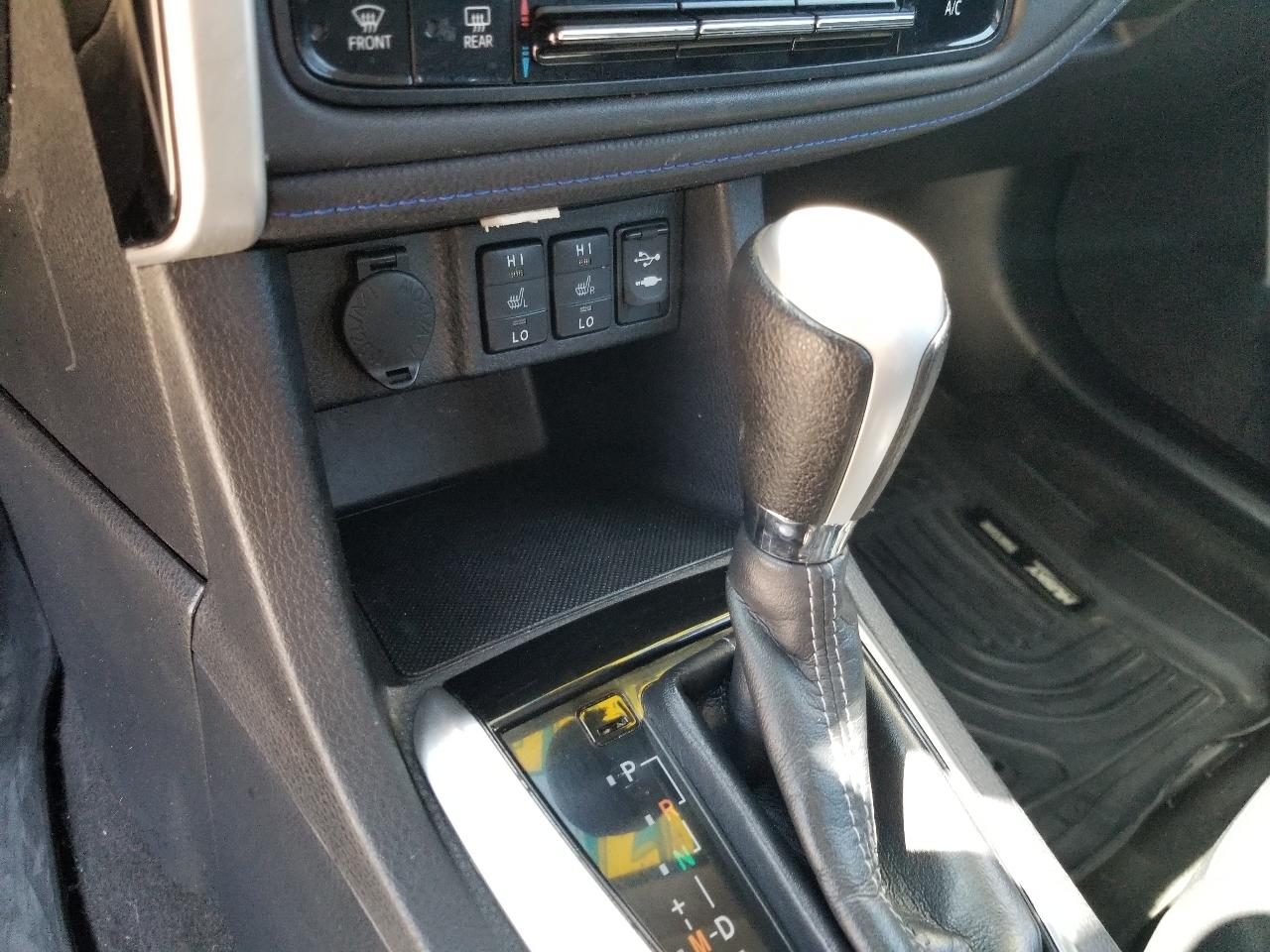Toyota Corolla XSE CVT (Natl) 2017