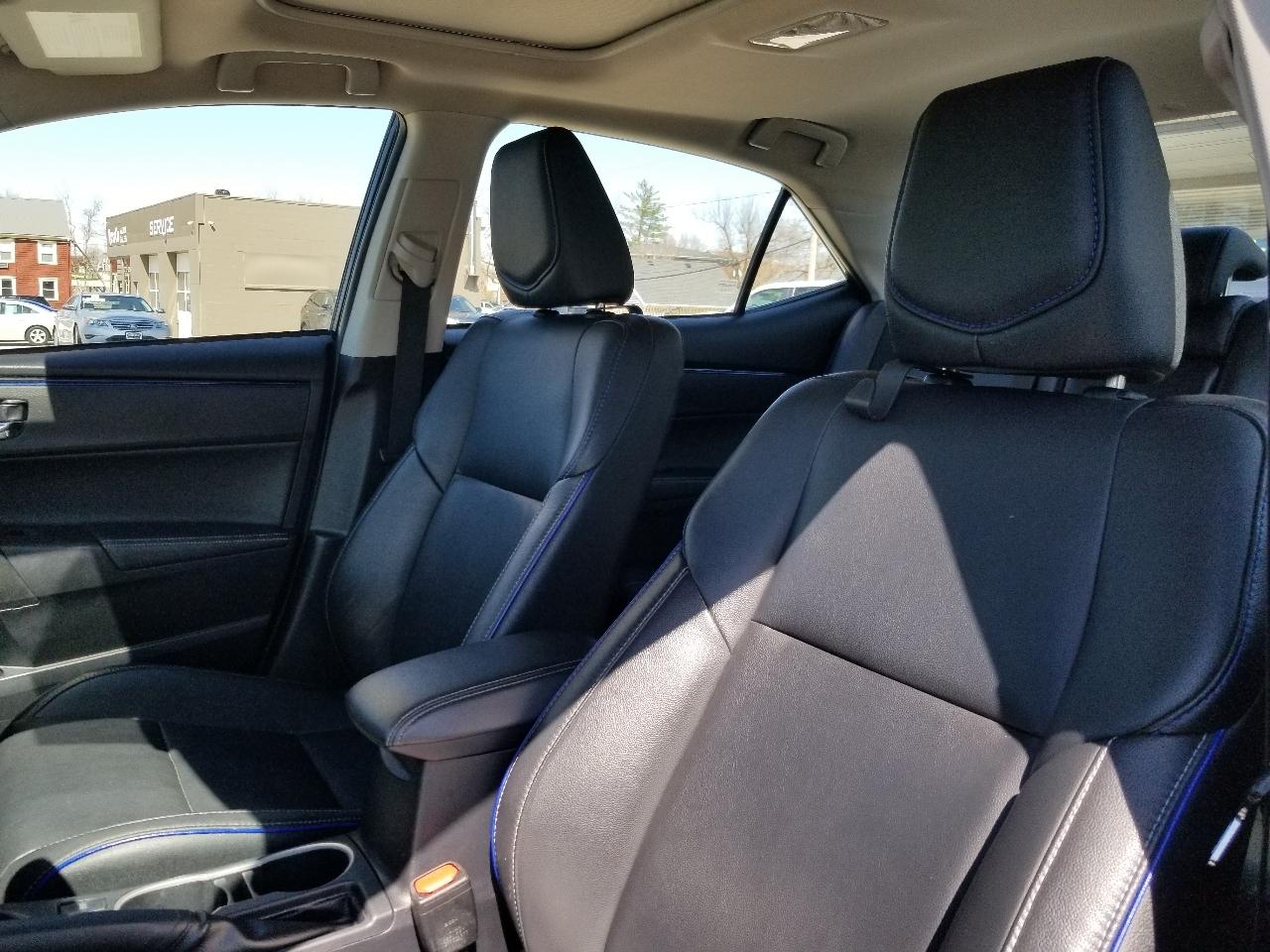 Toyota Corolla XSE CVT (Natl) 2017