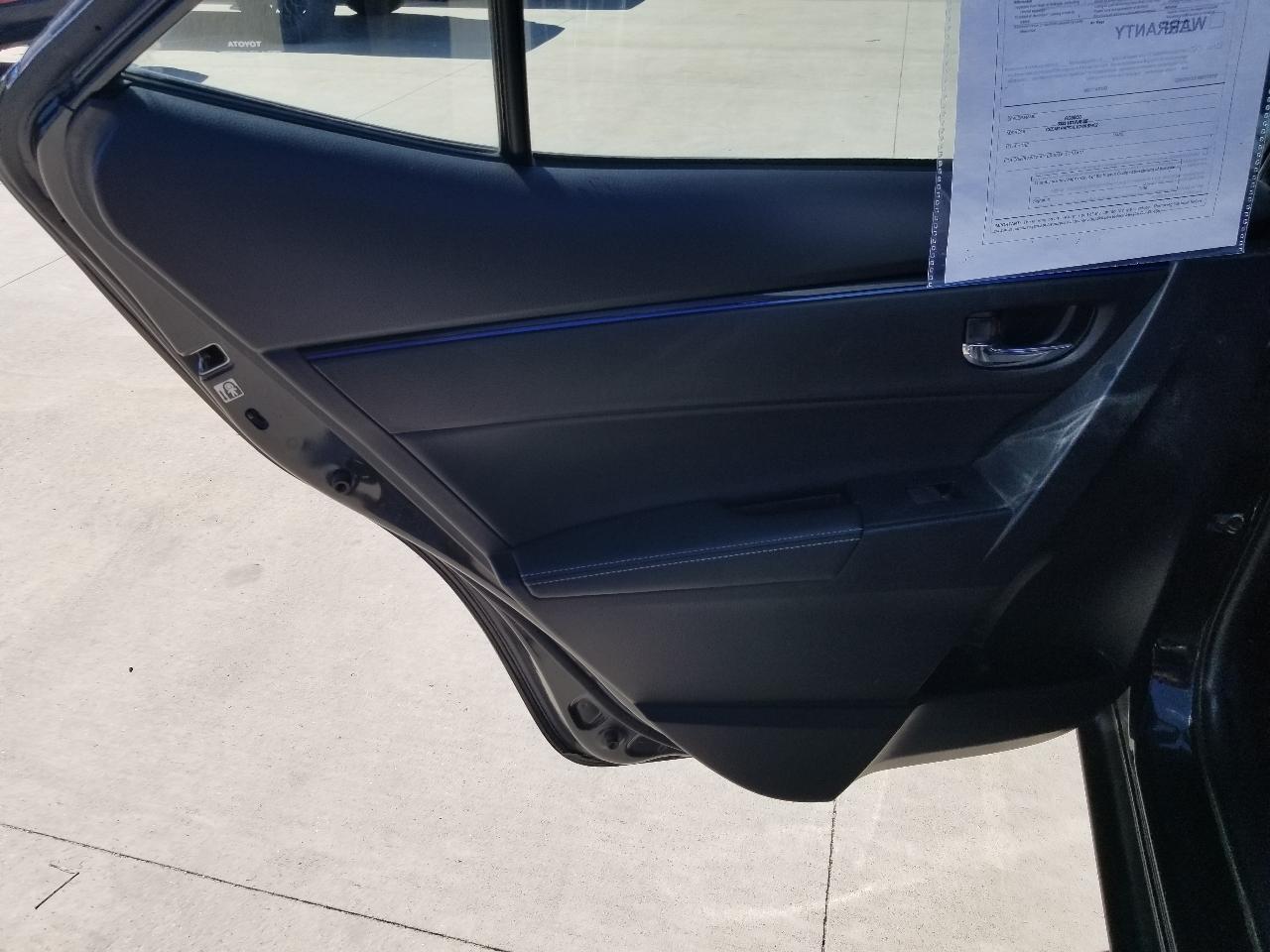 Toyota Corolla XSE CVT (Natl) 2017