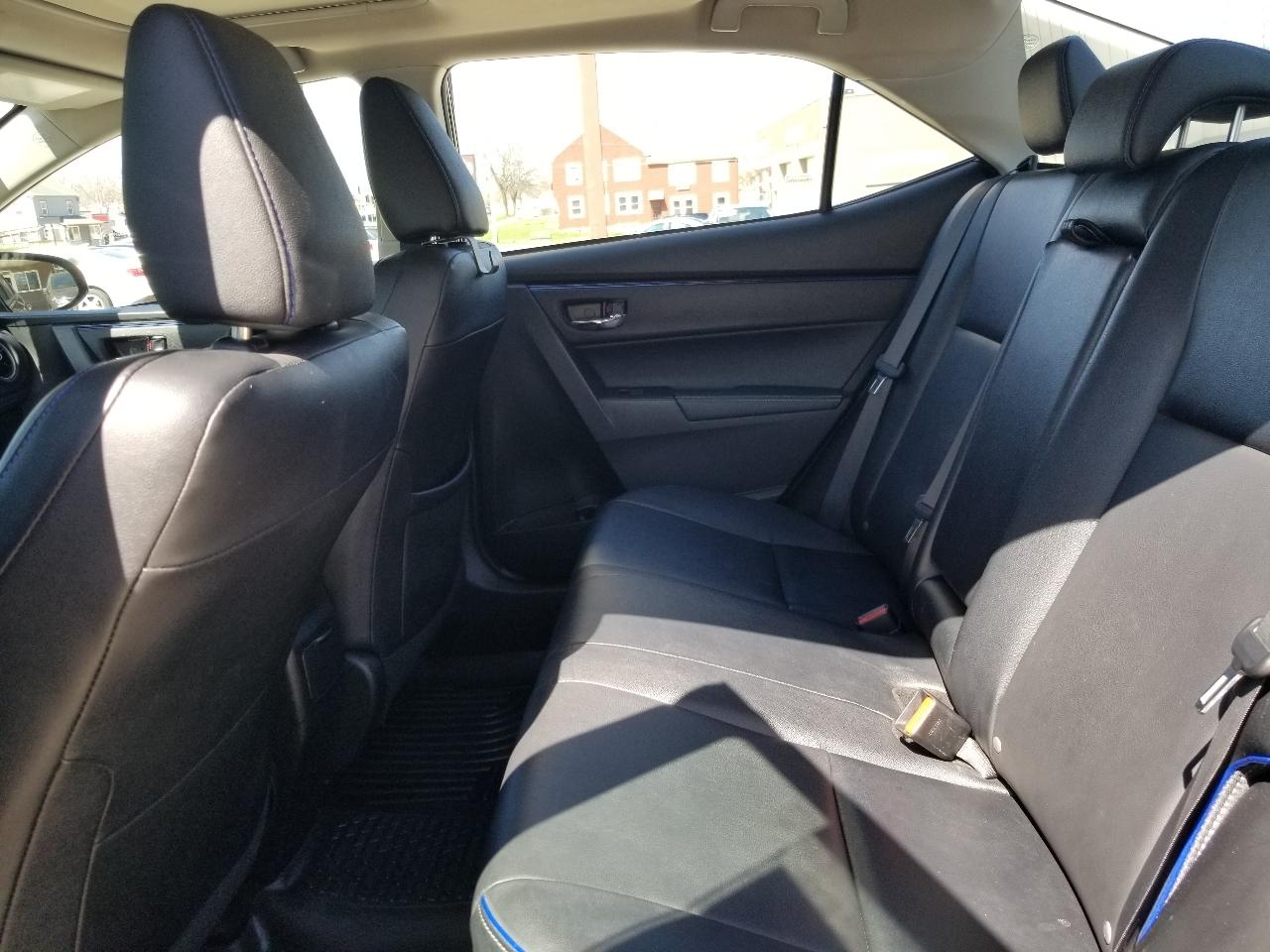 Toyota Corolla XSE CVT (Natl) 2017