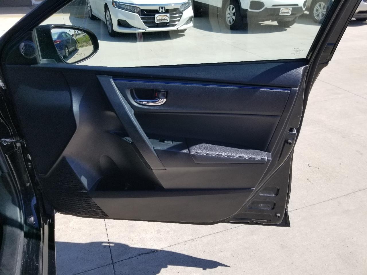 Toyota Corolla XSE CVT (Natl) 2017