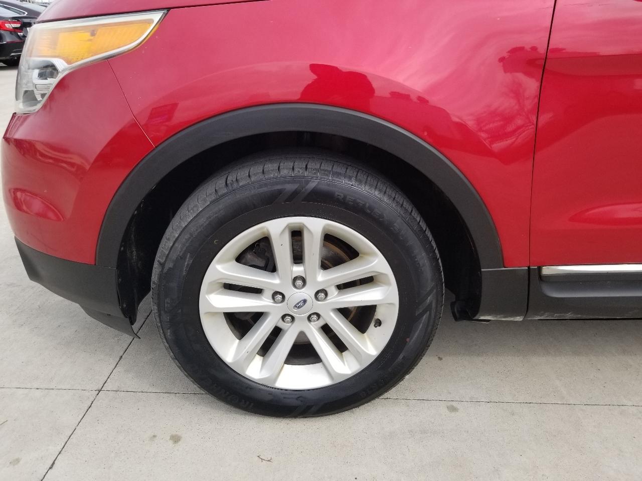 Ford Explorer 4WD 4dr XLT 2012