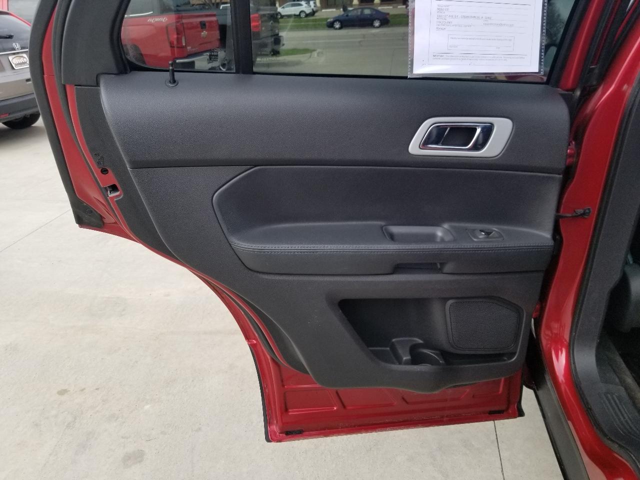 Ford Explorer 4WD 4dr XLT 2012