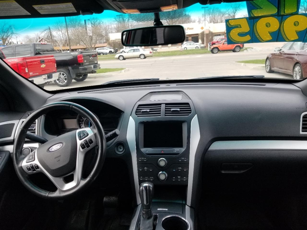 Ford Explorer 4WD 4dr XLT 2012