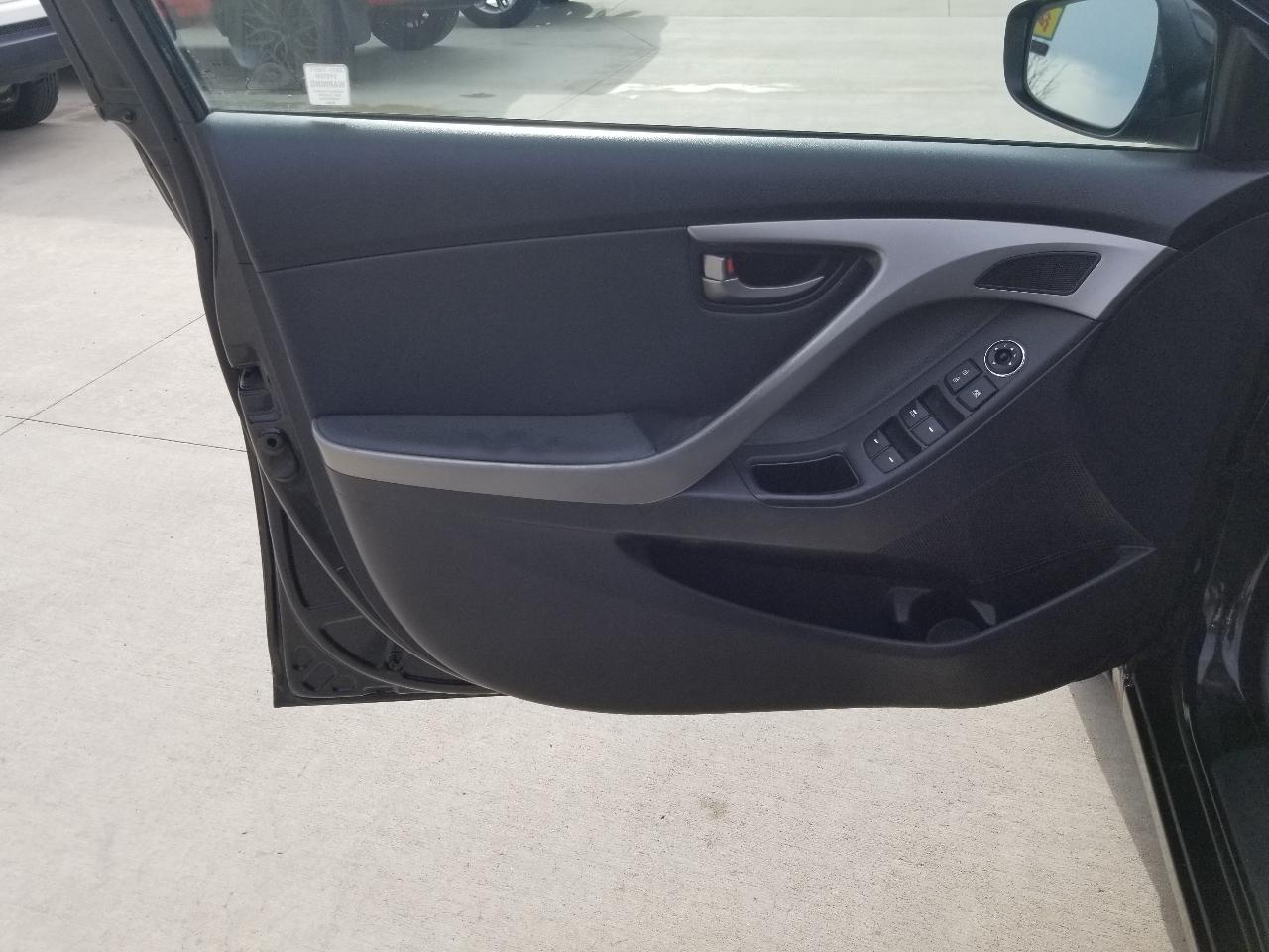 Hyundai Elantra 4dr Sdn Auto Limited 2013