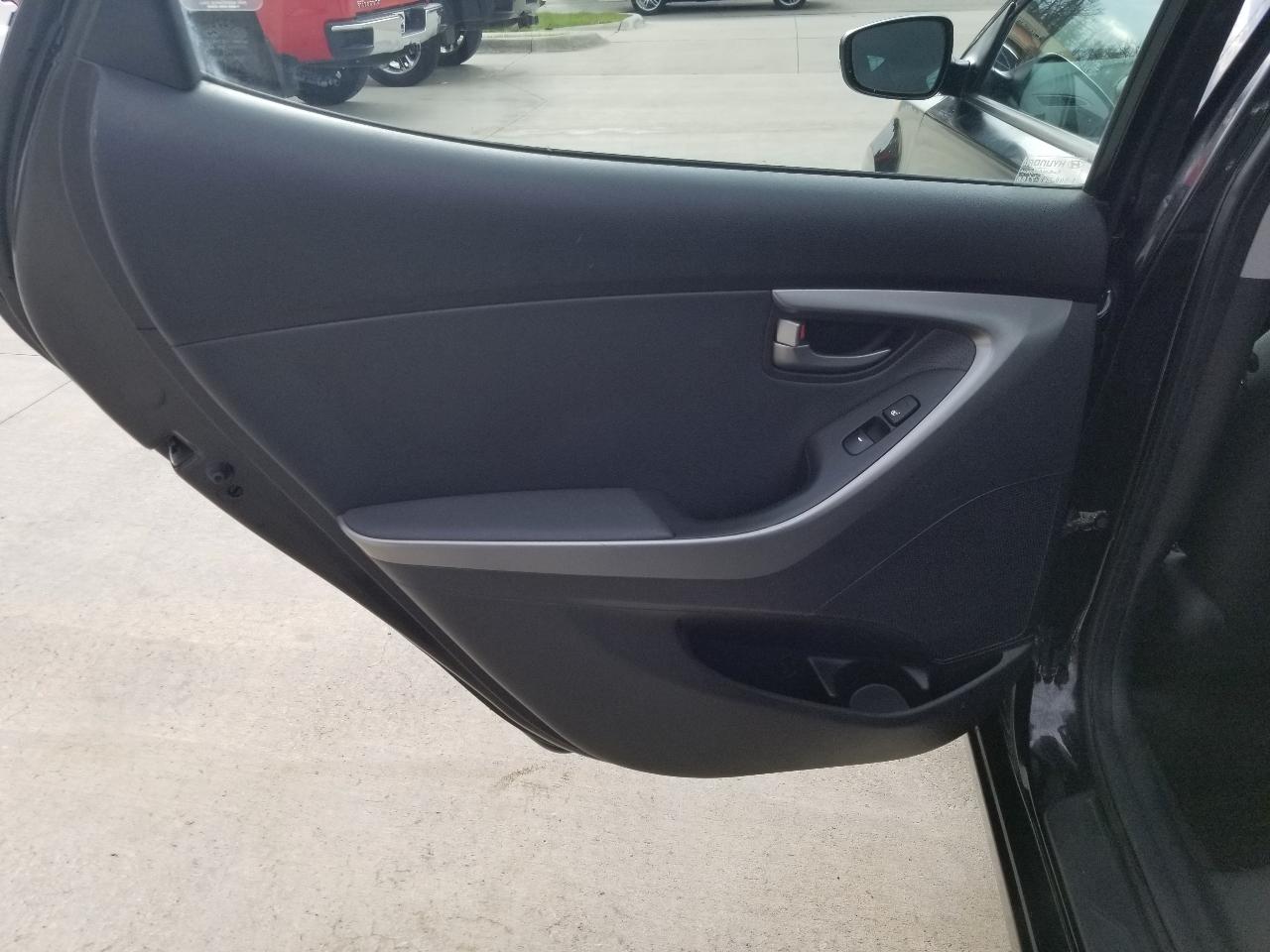 Hyundai Elantra 4dr Sdn Auto Limited 2013