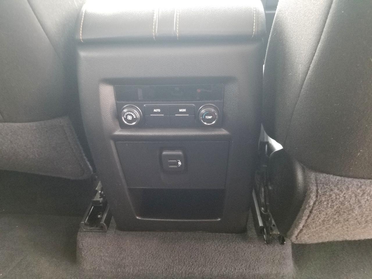 Chevrolet Traverse AWD 4dr LT Cloth w/1LT 2019