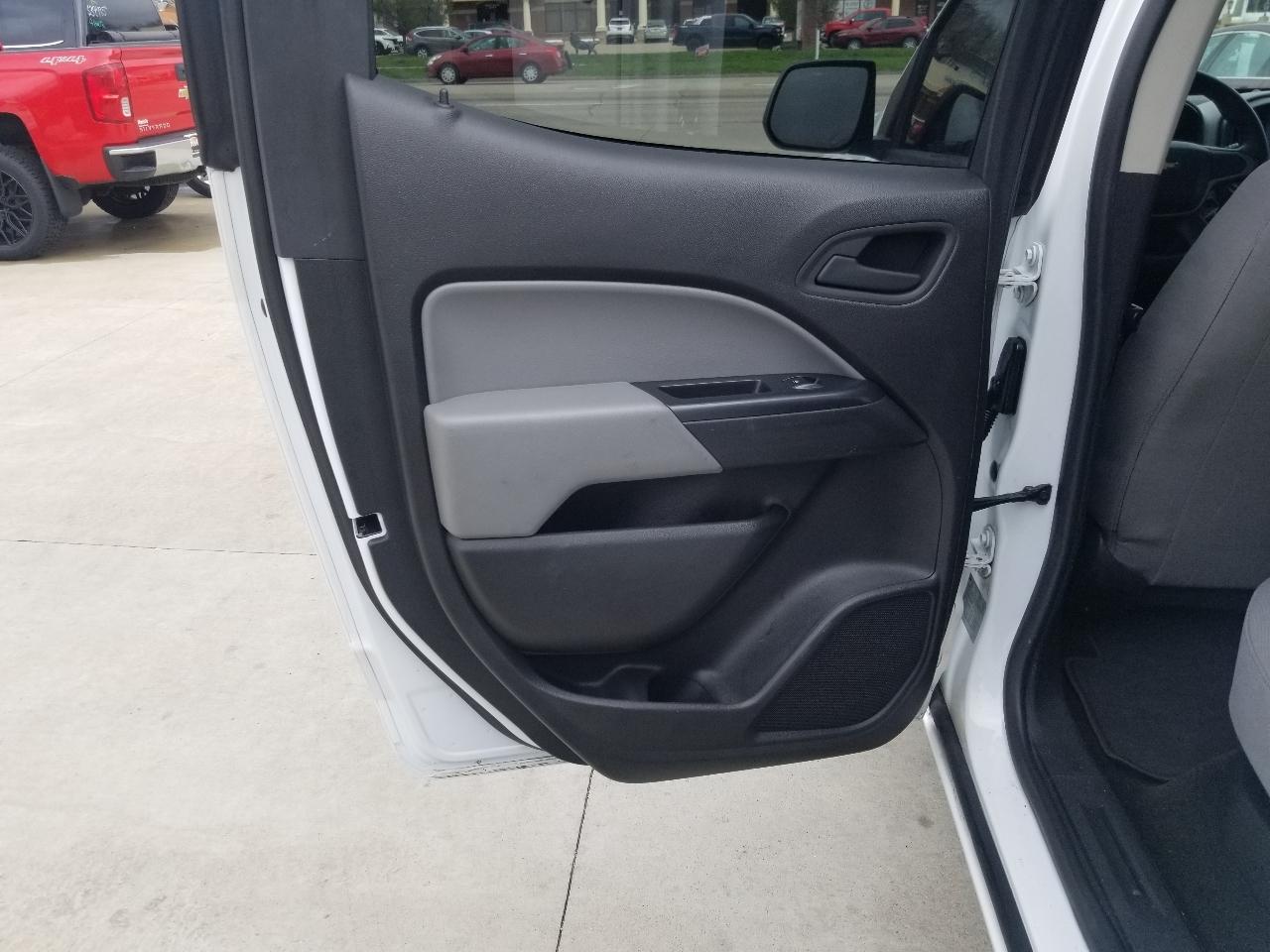 Chevrolet Colorado 2WD Crew Cab 128.3" WT 2016