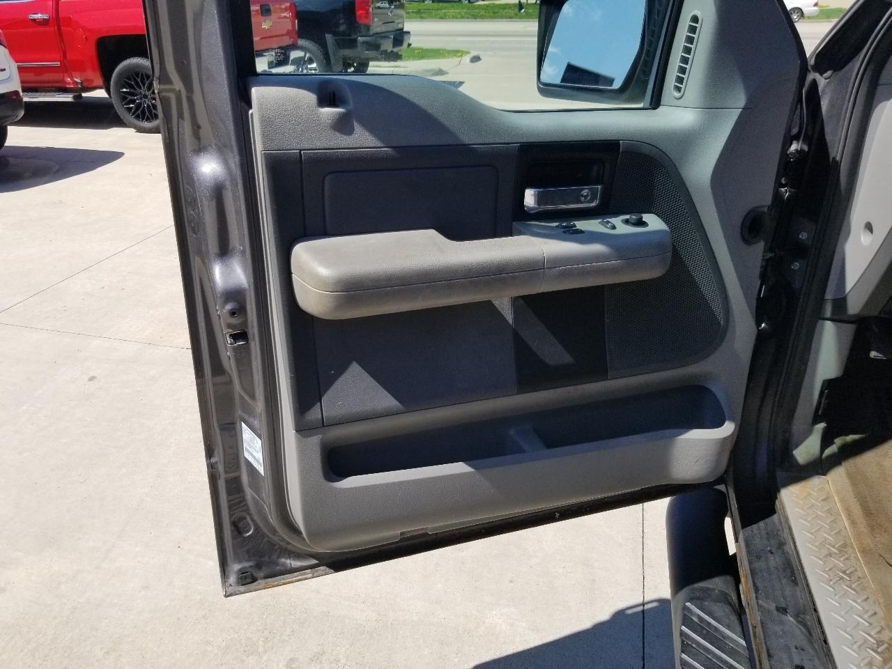 Ford F-150 2WD Reg Cab 126" XLT 2007