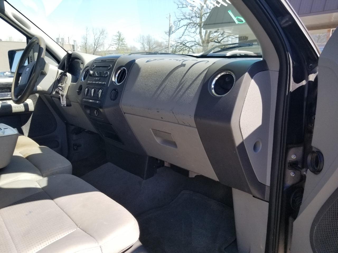 Ford F-150 2WD Reg Cab 126" XLT 2007