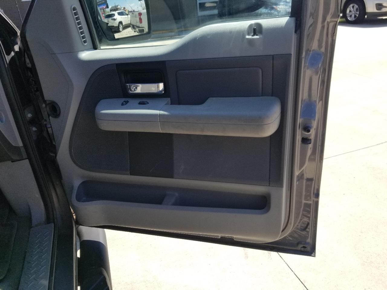 Ford F-150 2WD Reg Cab 126" XLT 2007