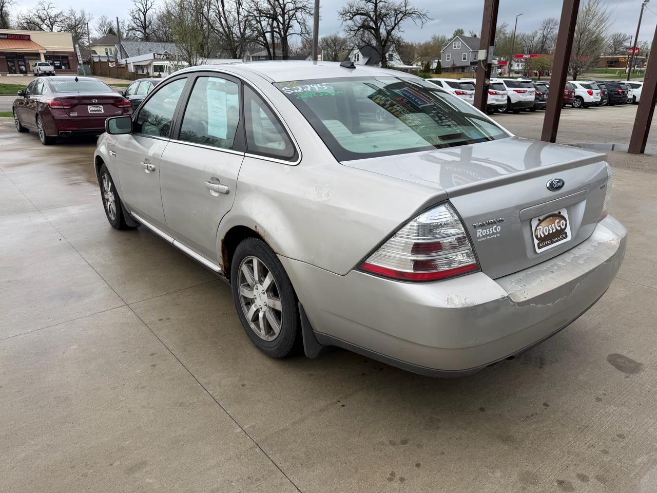 Ford Taurus 4dr Sdn SEL FWD 2008