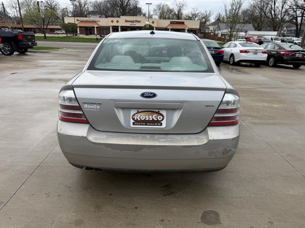 Ford Taurus 4dr Sdn SEL FWD 2008