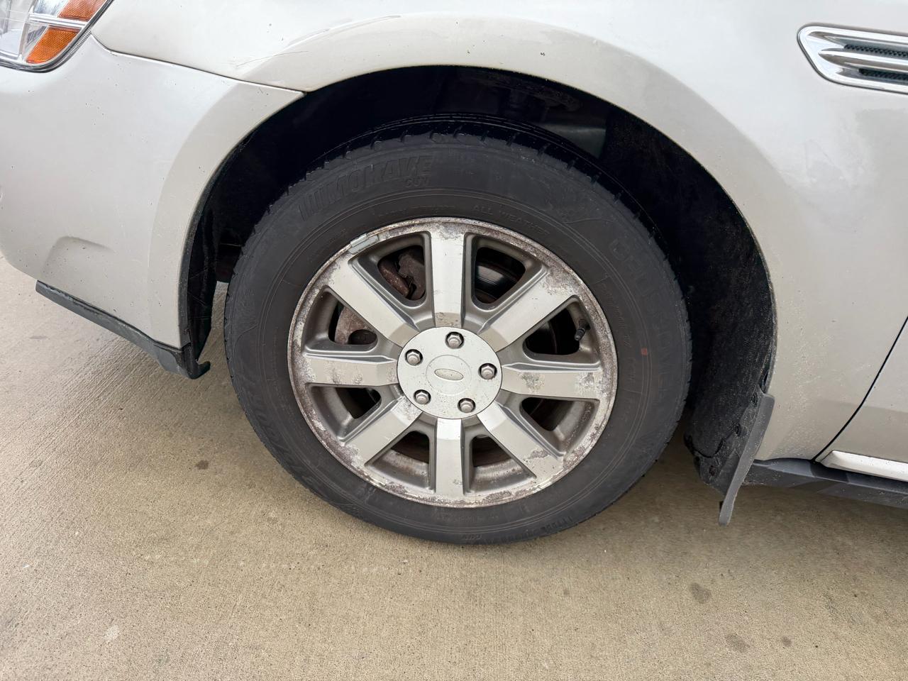 Ford Taurus 4dr Sdn SEL FWD 2008